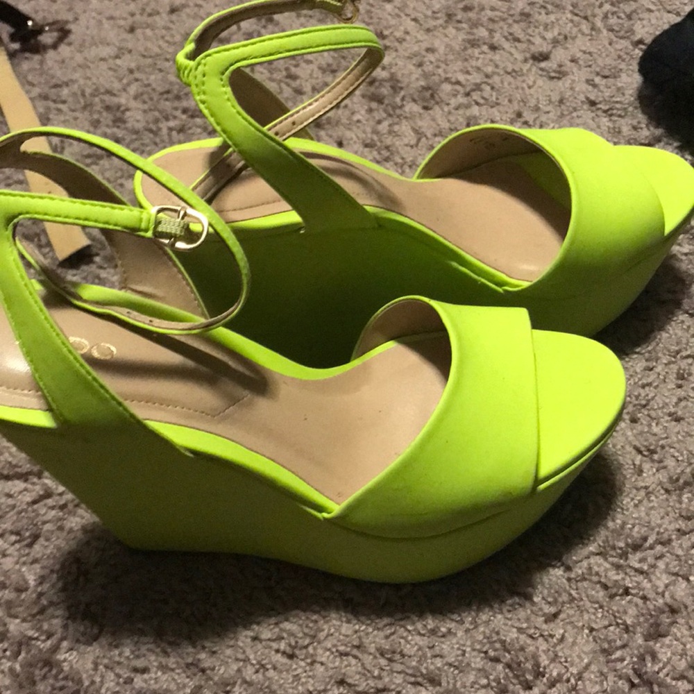 Aldo lime green clog size 7.5